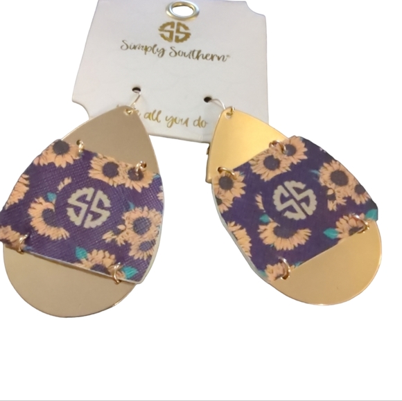 Simply Southern Sunflower teardrop dangle earrings - Picture 1 of 2